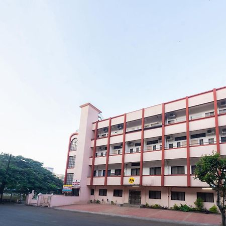 Itsy Hotels Mansi Nashik Exterior photo