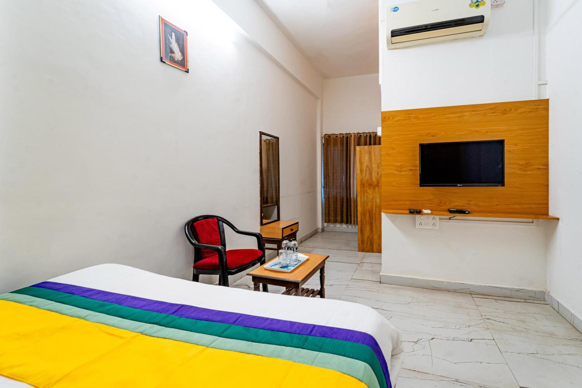 Itsy Hotels Mansi Nashik Exterior photo