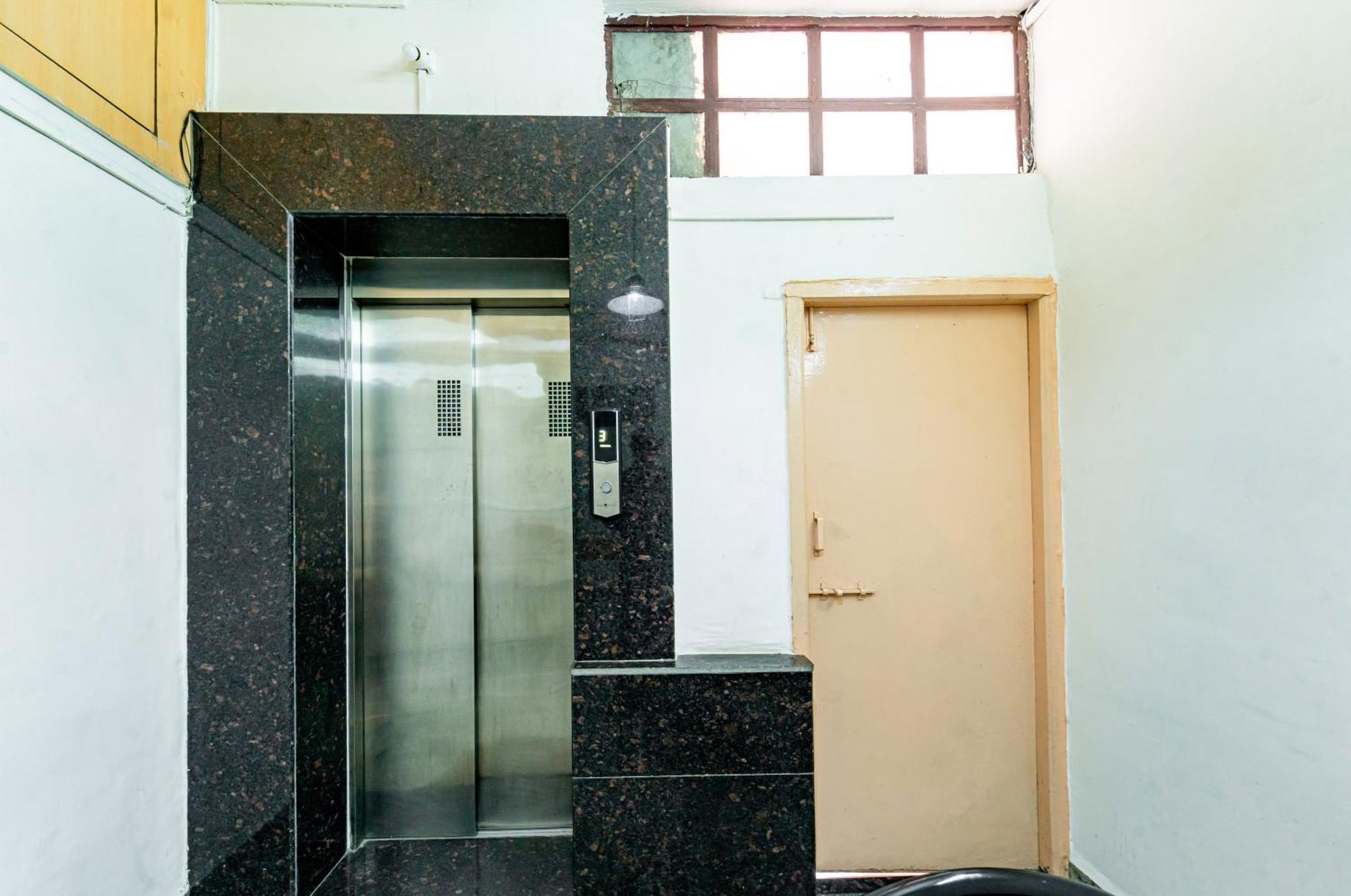 Itsy Hotels Mansi Nashik Exterior photo