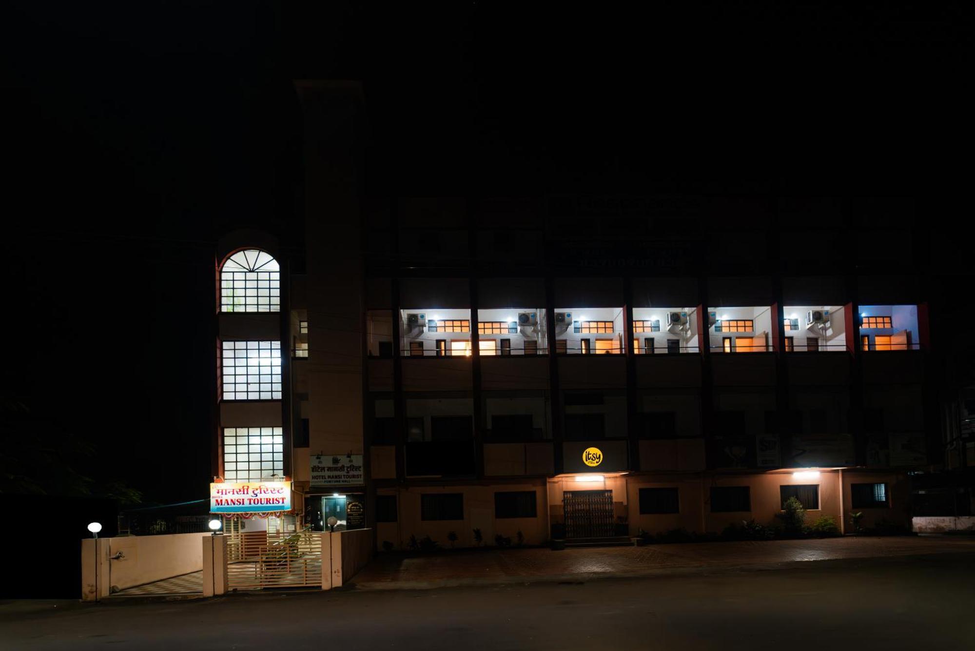 Itsy Hotels Mansi Nashik Exterior photo